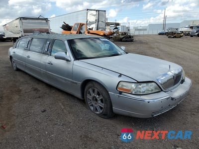 2007 LINCOLN TOWN CAR EXECUTIVE 1L1FM88W97Y608114 - główne zdjęcie licytacji z USA - miniatura