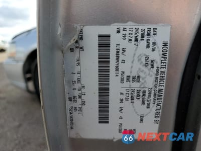 Zdjęcie 19 z 20 samochodu: 2007 LINCOLN TOWN CAR EXECUTIVE VIN:1L1FM88W97Y608114 - miniatura