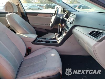 Piąte zdjęcie samochodu w środku: 2015 HYUNDAI SONATA SE VIN:5NPE24AF0FH098243 - miniatura