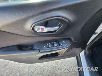 Zdjęcie 22 z 33 samochodu: 2016 JEEP CHEROKEE LATITUDE VIN:1C4PJMCSXGW154853 - miniatura