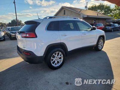 Zdjęcie 13 z 33 samochodu: 2016 JEEP CHEROKEE LATITUDE VIN:1C4PJMCSXGW154853 - miniatura