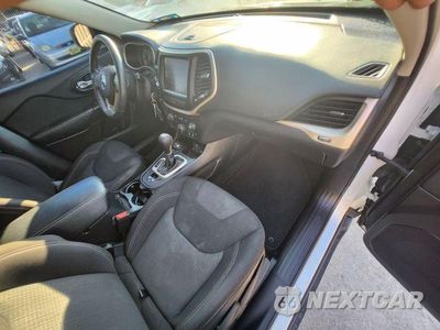 Zdjęcie 17 z 33 samochodu: 2016 JEEP CHEROKEE LATITUDE VIN:1C4PJMCSXGW154853 - miniatura