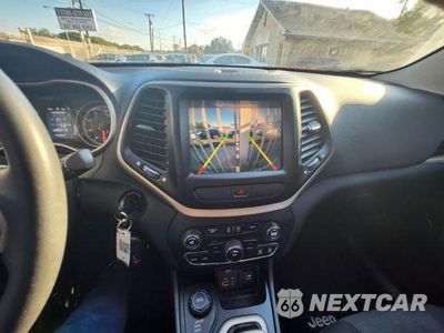 Zdjęcie 27 z 33 samochodu: 2016 JEEP CHEROKEE LATITUDE VIN:1C4PJMCSXGW154853 - miniatura