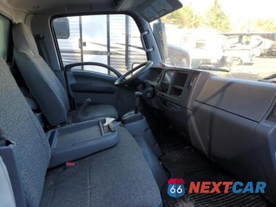 Piąte zdjęcie samochodu w środku: 2022 ISUZU NPR HD VIN:JALC4W160N7014243 - miniatura