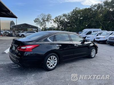 Piąte zdjęcie samochodu w środku: 2016 NISSAN ALTIMA 2.5 VIN:1N4AL3AP4GN389057 - miniatura