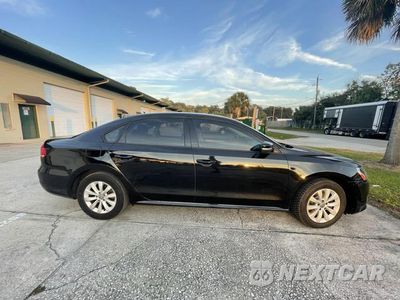 Piąte zdjęcie samochodu w środku: 2013 VOLKSWAGEN PASSAT S VIN:1VWAP7A38DC083776 - miniatura