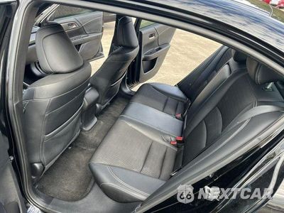 Zdjęcie 7 z 10 samochodu: 2017 HONDA ACCORD SPORT VIN:1HGCR2F55HA287358 - miniatura