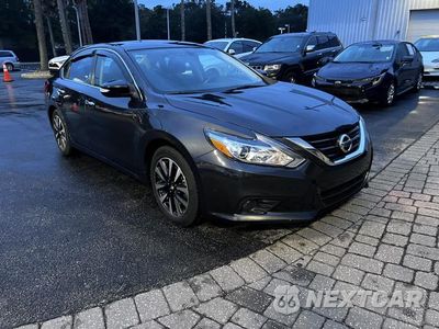 Trzecie zdjęcie samochodu z tyłu: 2018 NISSAN ALTIMA 2.5 VIN:1N4AL3AP7JC226194 - miniatura