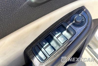 Zdjęcie 10 z 15 samochodu: 2016 CHEVROLET MALIBU LIMITED LT VIN:1G11C5SA9GF110480 - miniatura