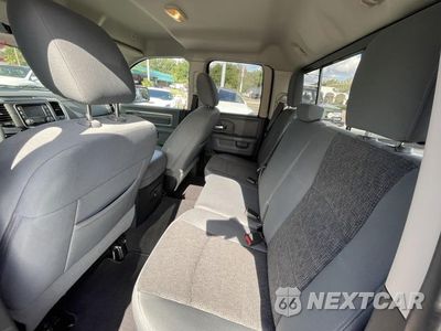 Zdjęcie 9 z 16 samochodu: 2017 RAM 1500 SLT VIN:1C6RR6GG4HS650816 - miniatura