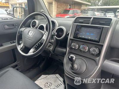 Trzecie zdjęcie samochodu z tyłu: 2005 HONDA ELEMENT LX VIN:5J6YH17345L000794 - miniatura