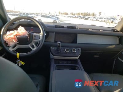 Zdjęcie 8 z 14 samochodu: 2020 LAND ROVER DEFENDER 110 S VIN:SALEJEEX4L2015673 - miniatura