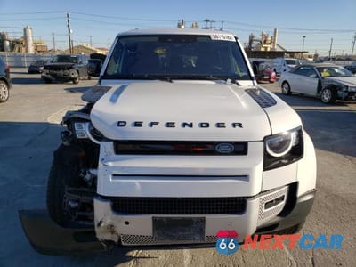 Piąte zdjęcie samochodu w środku: 2020 LAND ROVER DEFENDER 110 S VIN:SALEJEEX4L2015673 - miniatura