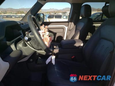 Zdjęcie 7 z 14 samochodu: 2020 LAND ROVER DEFENDER 110 S VIN:SALEJEEX4L2015673 - miniatura