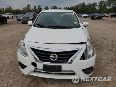 Piąte zdjęcie samochodu w środku: 2019 NISSAN VERSA S VIN:3N1CN7AP5KL849455 - miniatura