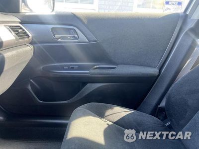 Zdjęcie 21 z 35 samochodu: 2013 HONDA ACCORD LX VIN:1HGCR2E34DA149966 - miniatura