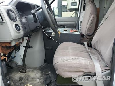 Zdjęcie 7 z 14 samochodu: 2019 FORD ECONOLINE E450 SUPER DUTY CUTAWAY VAN VIN:1FDXE4FSXKDC35979 - miniatura