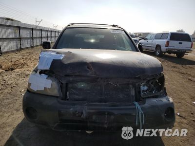 Piąte zdjęcie samochodu w środku: 2005 TOYOTA HIGHLANDER LIMITED VIN:JTEDP21A850054990 - miniatura