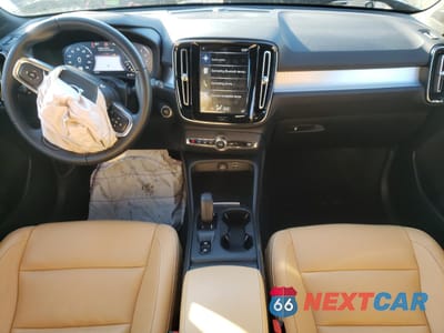 Zdjęcie 8 z 13 samochodu: 2019 VOLVO XC40 T5 MOMENTUM VIN:YV4162XZ9K2007925 - miniatura