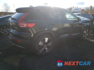 Trzecie zdjęcie samochodu z tyłu: 2019 VOLVO XC40 T5 MOMENTUM VIN:YV4162XZ9K2007925 - miniatura