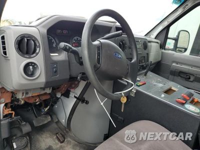 Zdjęcie 8 z 14 samochodu: 2019 FORD ECONOLINE E450 SUPER DUTY CUTAWAY VAN VIN:1FDXE4FSXKDC35979 - miniatura
