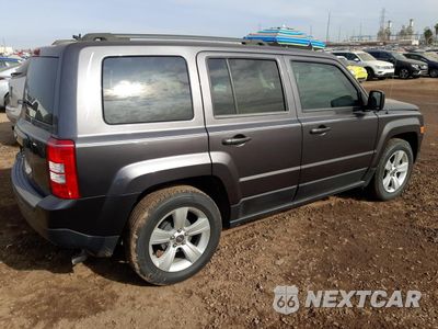 Trzecie zdjęcie samochodu z tyłu: 2016 JEEP PATRIOT SPORT VIN:1C4NJPBB2GD582731 - miniatura