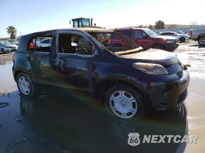 Czwarte zdjęcie samochodu z boku: 2008 TOYOTA SCION XD VIN:JTKKU10418J005938 - miniatura