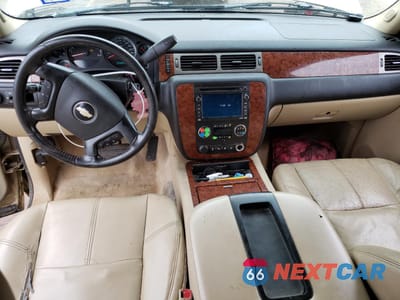 Zdjęcie 8 z 13 samochodu: 2008 CHEVROLET SUBURBAN C1500 LS VIN:3GNFC16018G176519 - miniatura