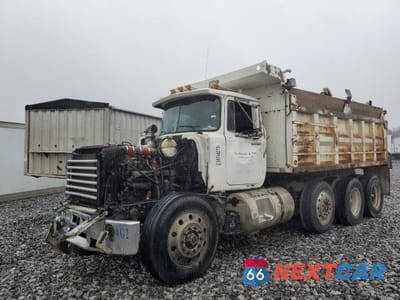 Zdjęcie 9 z 10 samochodu: 1994 MACK 600 RD600 VIN:1M2P267Y7RM018701 - miniatura