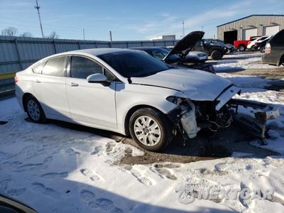 Czwarte zdjęcie samochodu z boku: 2019 FORD FUSION S VIN:3FA6P0G77KR213402 - miniatura