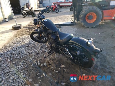 Trzecie zdjęcie samochodu z tyłu: 2017 YAMAHA XVS950 CU VIN:JYAVN05E0HA013070 - miniatura