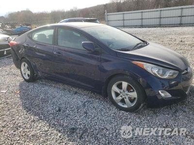 Czwarte zdjęcie samochodu z boku: 2013 HYUNDAI ELANTRA GLS VIN:5NPDH4AE3DH405242 - miniatura