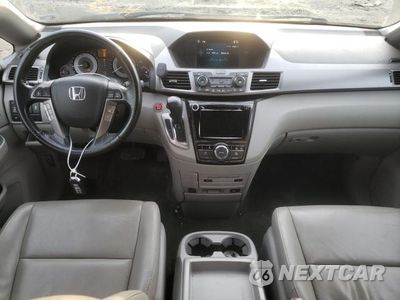 Zdjęcie 8 z 13 samochodu: 2015 HONDA ODYSSEY TOURING VIN:5FNRL5H92FB111321 - miniatura
