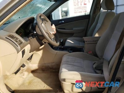 Zdjęcie 7 z 12 samochodu: 2003 HONDA ACCORD LX VIN:3HGCM56373G710515 - miniatura