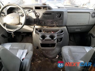 Zdjęcie 8 z 12 samochodu: 2009 FORD ECONOLINE E150 VAN VIN:1FTNE14W59DA75908 - miniatura