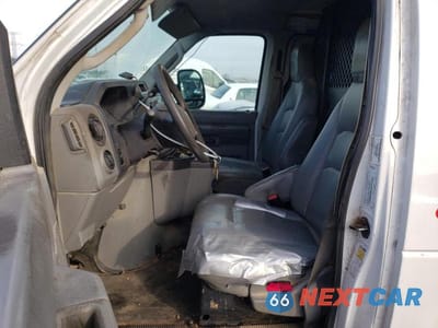 Zdjęcie 7 z 12 samochodu: 2009 FORD ECONOLINE E150 VAN VIN:1FTNE14W59DA75908 - miniatura