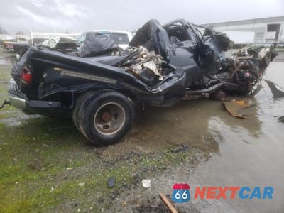 Trzecie zdjęcie samochodu z tyłu: 2006 FORD F350 SUPER DUTY VIN:1FTWW33P86EB54101 - miniatura