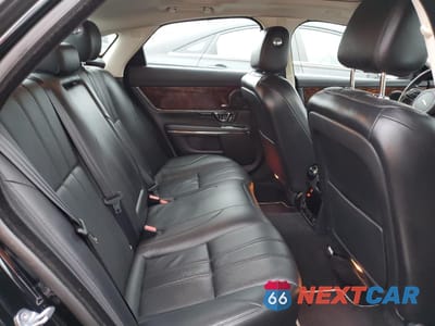 Zdjęcie 10 z 12 samochodu: 2015 JAGUAR XJ VIN:SAJWJ1CD7F8V75252 - miniatura