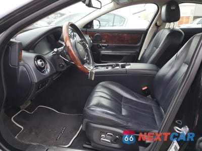 Zdjęcie 7 z 12 samochodu: 2015 JAGUAR XJ VIN:SAJWJ1CD7F8V75252 - miniatura