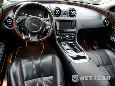 Zdjęcie 8 z 12 samochodu: 2015 JAGUAR XJ VIN:SAJWJ1CD7F8V75252 - miniatura