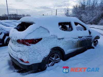 Trzecie zdjęcie samochodu z tyłu: 2017 HYUNDAI SANTA FE SPORT VIN:5XYZUDLB1HG410604 - miniatura