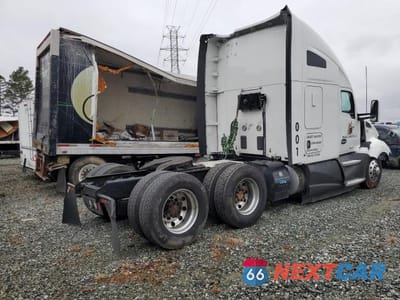 Czwarte zdjęcie samochodu z boku: 2017 KENWORTH CONSTRUCTION T680 VIN:1XKYD49X0HJ159786 - miniatura