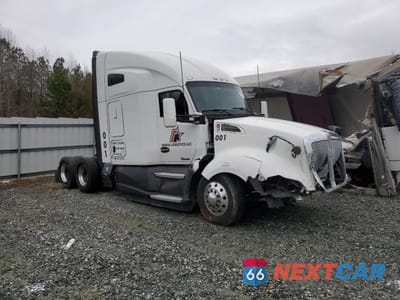 2017 KENWORTH CONSTRUCTION T680 1XKYD49X0HJ159786 - główne zdjęcie licytacji z USA - miniatura