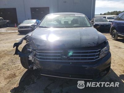Piąte zdjęcie samochodu w środku: 2019 VOLKSWAGEN PASSAT WOLFSBURG VIN:1VWLA7A32KC011351 - miniatura
