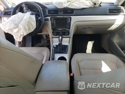 Zdjęcie 8 z 12 samochodu: 2019 VOLKSWAGEN PASSAT WOLFSBURG VIN:1VWLA7A32KC011351 - miniatura