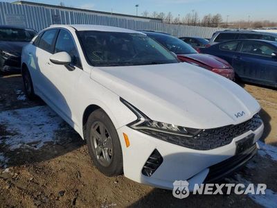 Czwarte zdjęcie samochodu z boku: 2022 KIA K5 LXS VIN:5XXG14J28NG149930 - miniatura