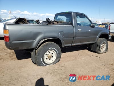 Trzecie zdjęcie samochodu z tyłu: 1989 TOYOTA PICKUP 1/2 TON SHORT WHEELBASE DLX VIN:JT4VN01DXK2000300 - miniatura