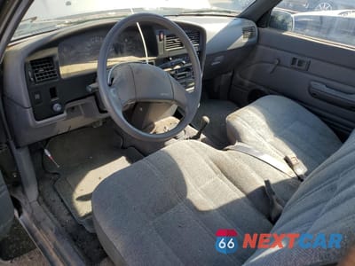 Zdjęcie 8 z 13 samochodu: 1989 TOYOTA PICKUP 1/2 TON SHORT WHEELBASE DLX VIN:JT4VN01DXK2000300 - miniatura