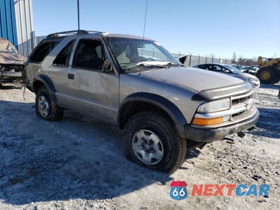 Czwarte zdjęcie samochodu z boku: 2002 CHEVROLET BLAZER VIN:1GNCT18W62K150177 - miniatura