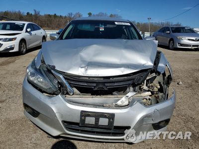 Piąte zdjęcie samochodu w środku: 2018 NISSAN ALTIMA 2.5 VIN:1N4AL3AP2JC122583 - miniatura